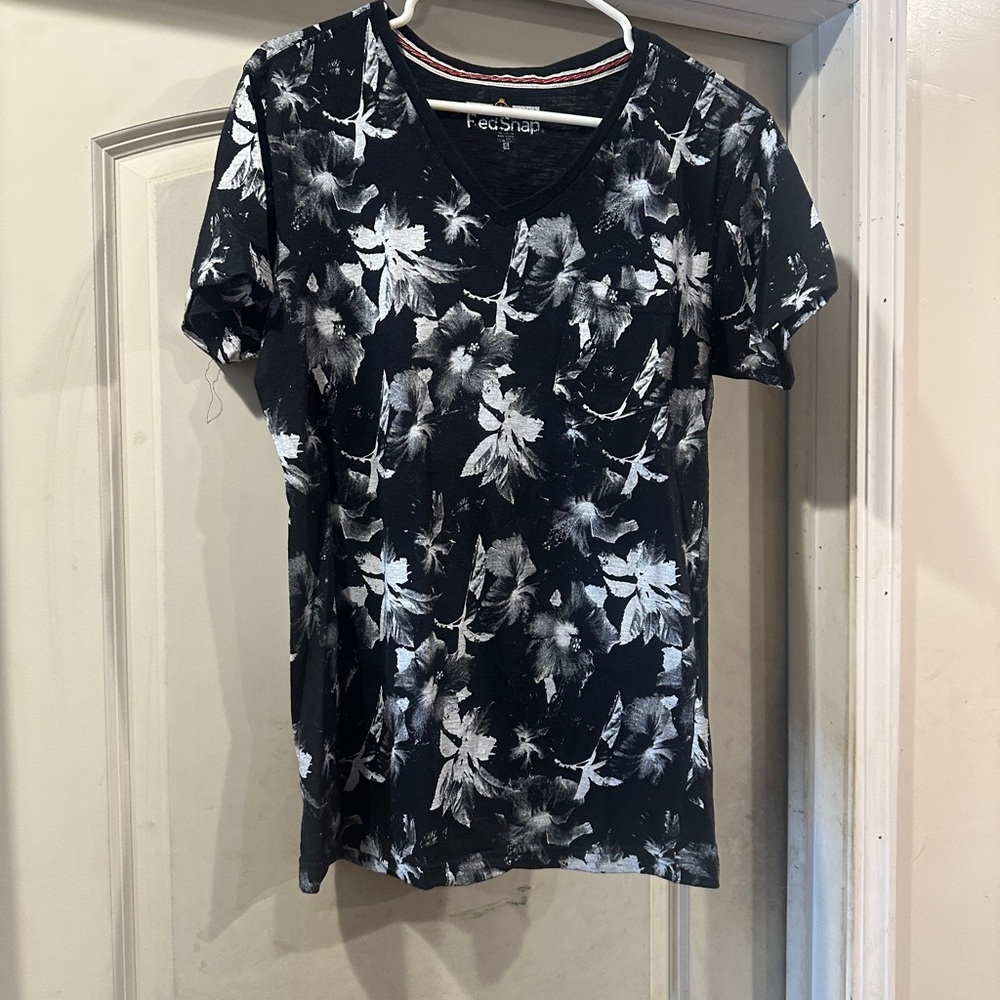 Men printed v neck